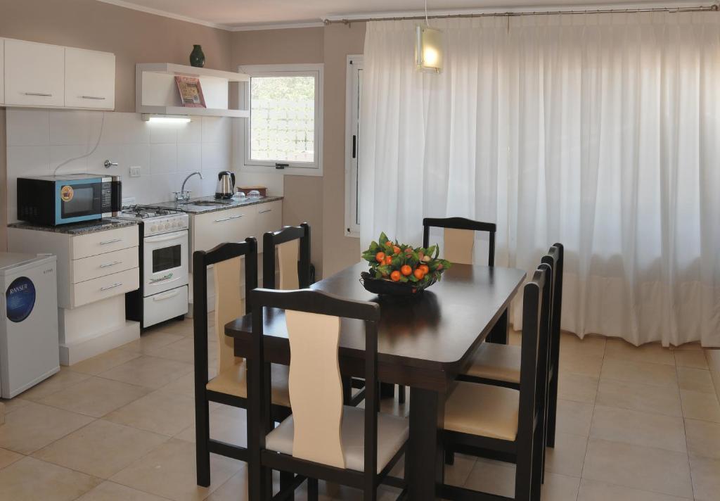 פוארטו איגואסו Yreta Apart Hotel מראה חיצוני תמונה